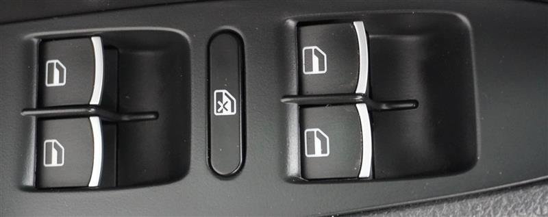 Used 2012 Volkswagen Jetta GLI FWD image 29