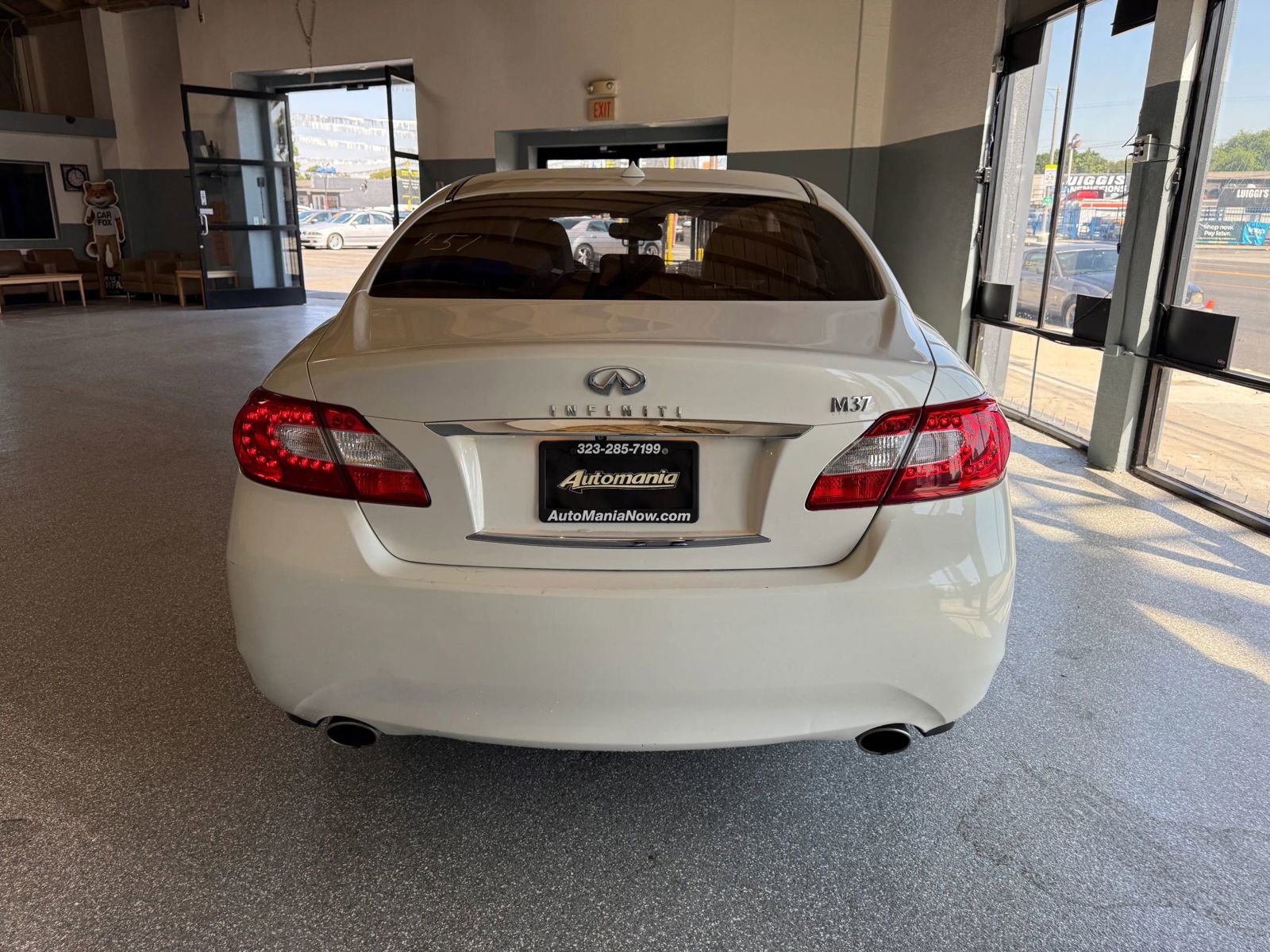 Used 2011 INFINITI M37 w/ Deluxe Touring Pkg RWD image 6