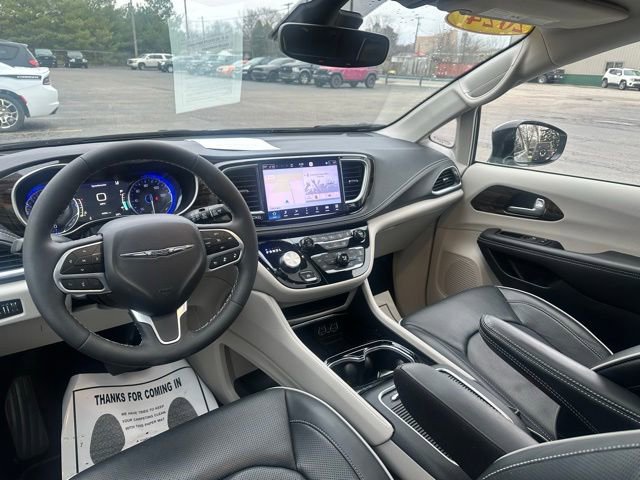 Used 2024 Chrysler Pacifica Limited FWD image 21