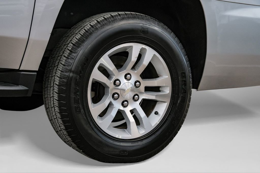 Used 2018 Chevrolet Suburban LT image 60