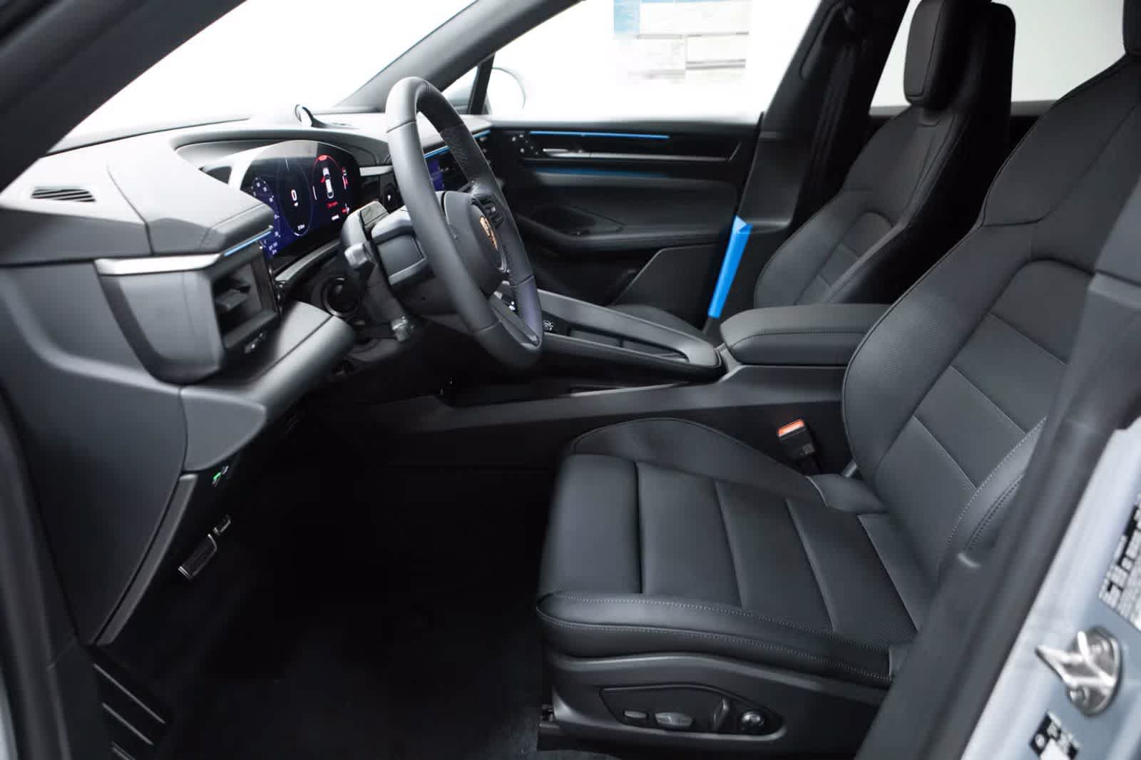 Certified 2026 Porsche Macan 4S Electric AWD/4WD image 22