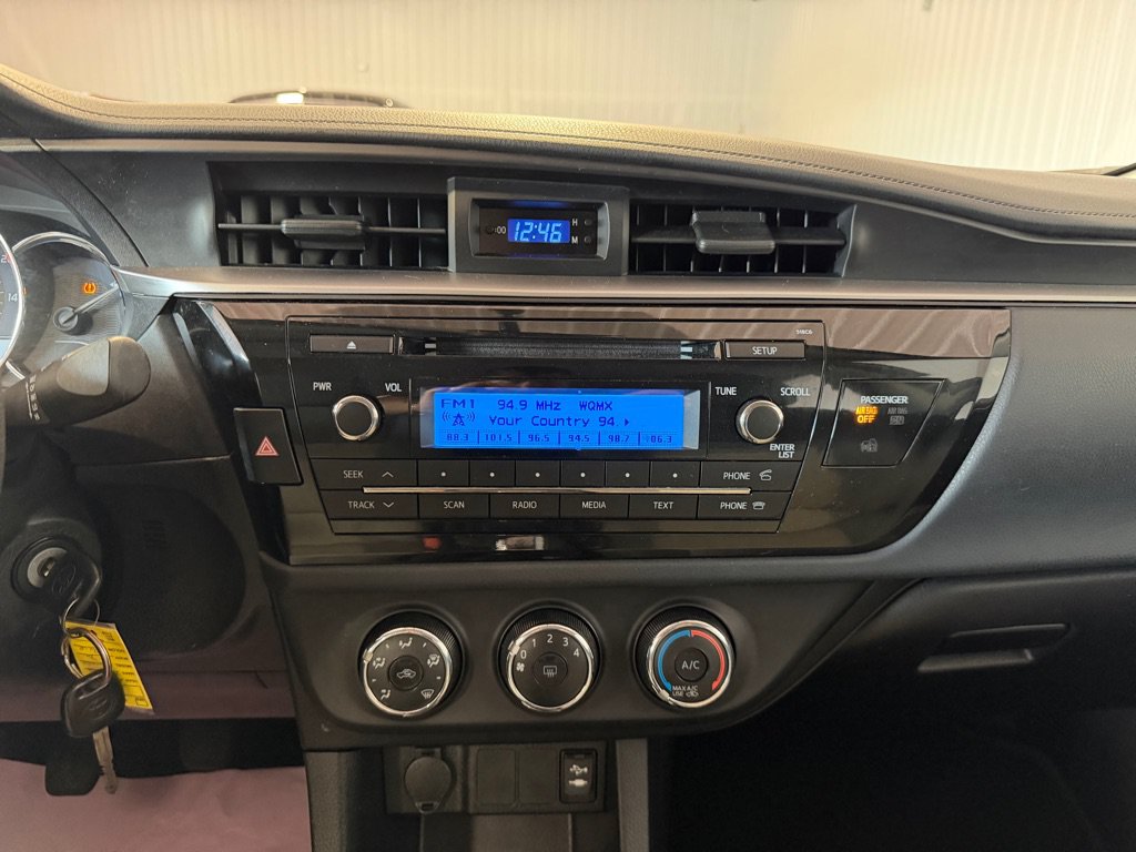 Used 2015 Toyota Corolla L FWD image 30