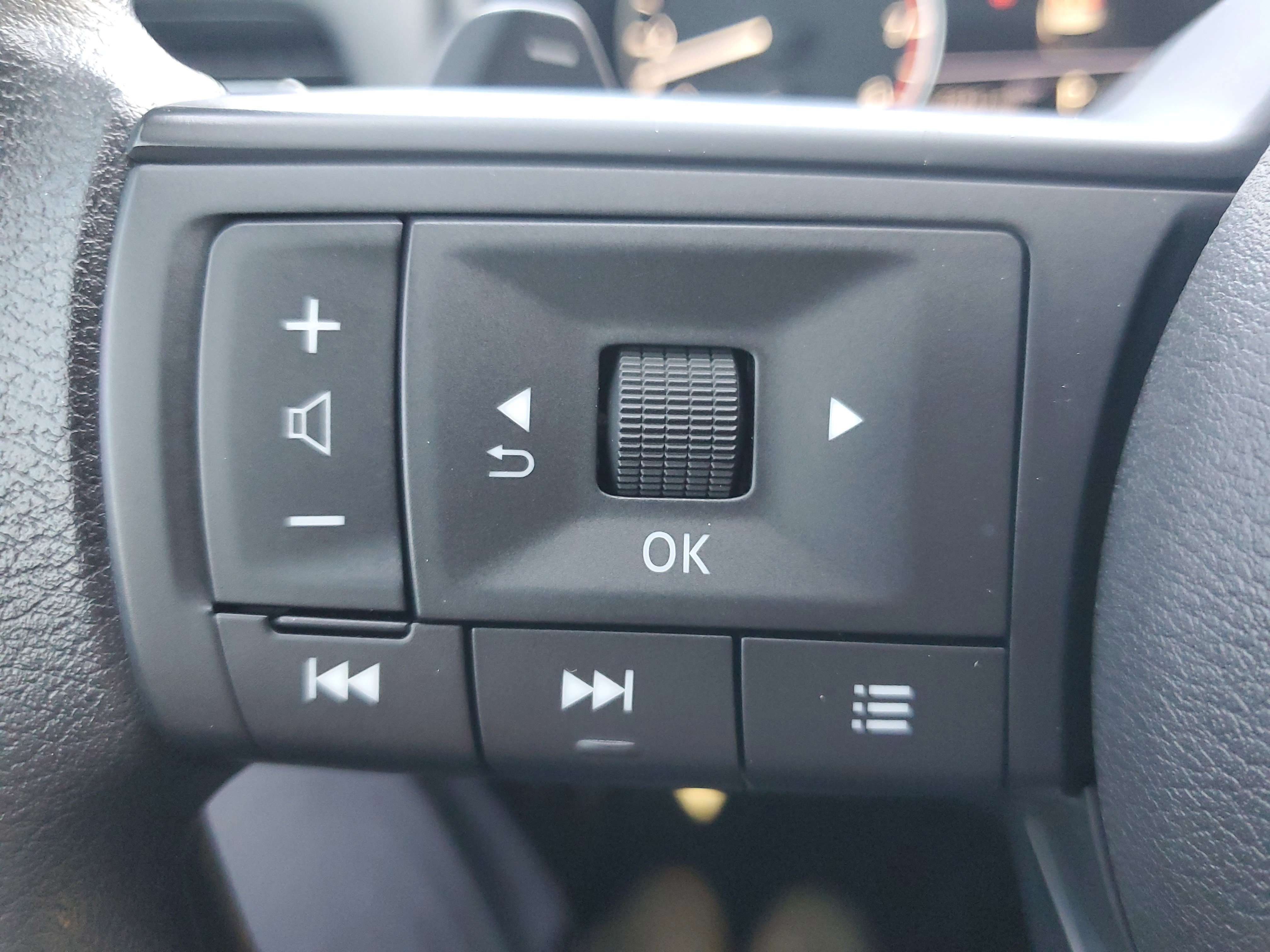 Used 2024 Nissan Rogue SV image 17