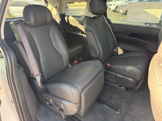 New 2025 Kia Carnival SX Prestige image 9