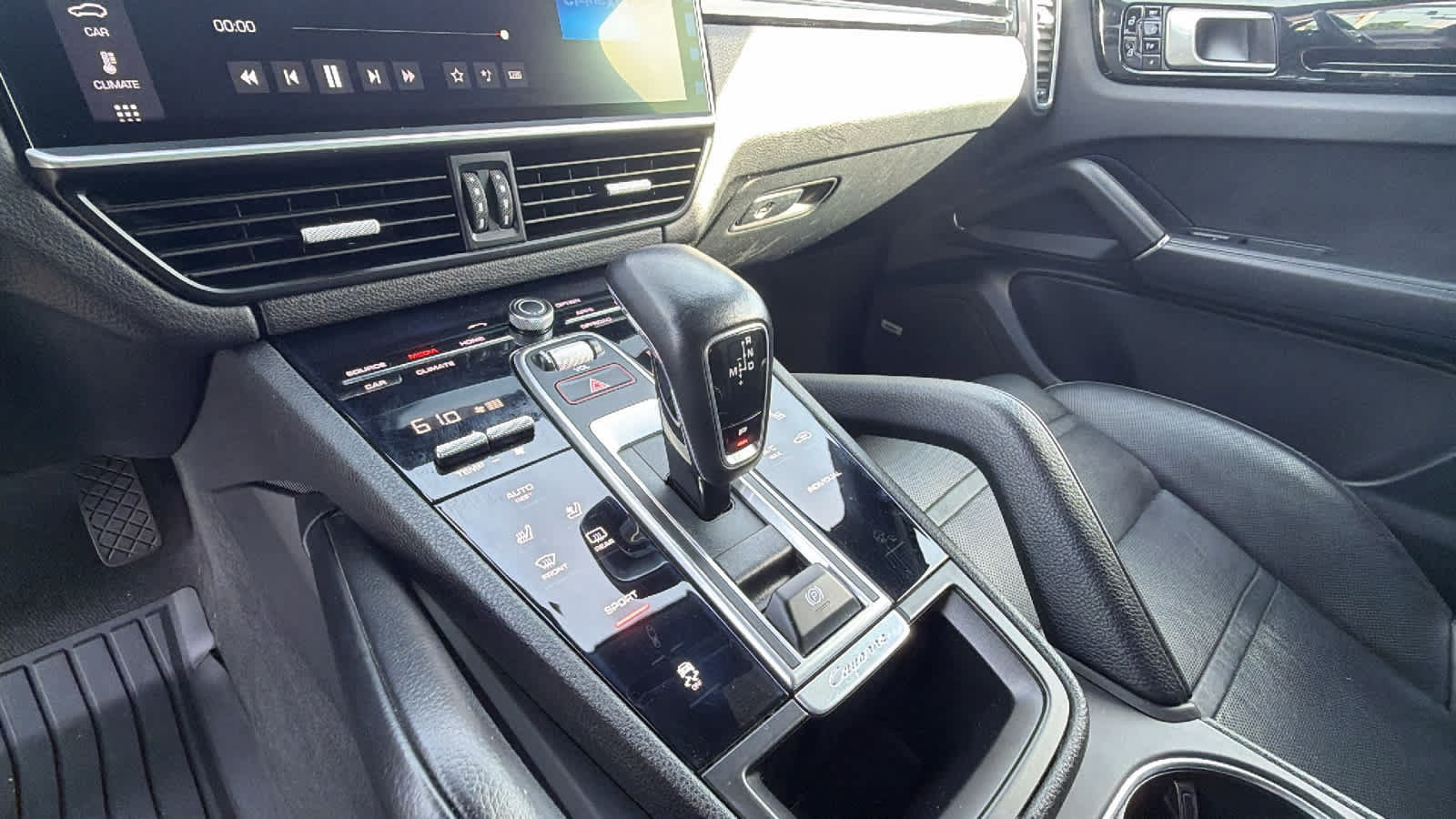 Used 2019 Porsche Cayenne AWD/4WD image 13