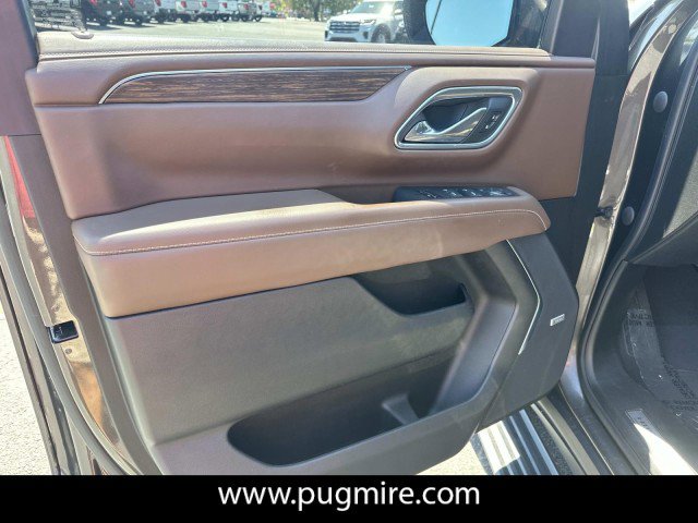 Used 2021 Chevrolet Tahoe High Country w/ Premium Package RWD image 9