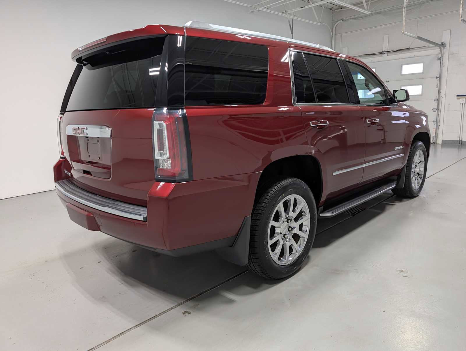 Certified 2017 GMC Yukon Denali image 8