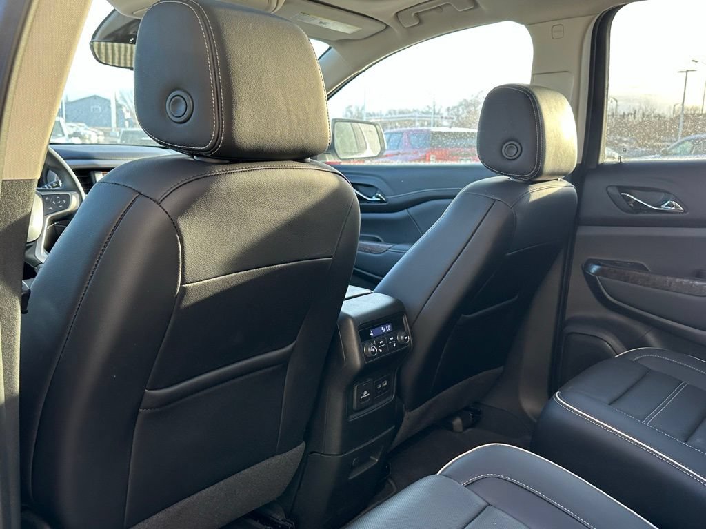 Used 2023 GMC Acadia Denali w/ Denali Ultimate Package AWD/4WD image 17