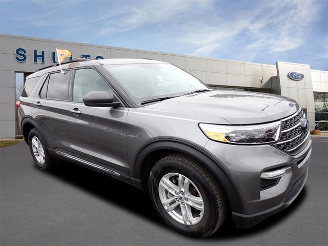 Certified 2023 Ford Explorer XLT w/ Equipment Group 202A image 3