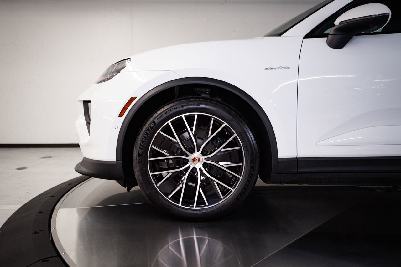 New 2026 Porsche Macan Electric RWD image 11
