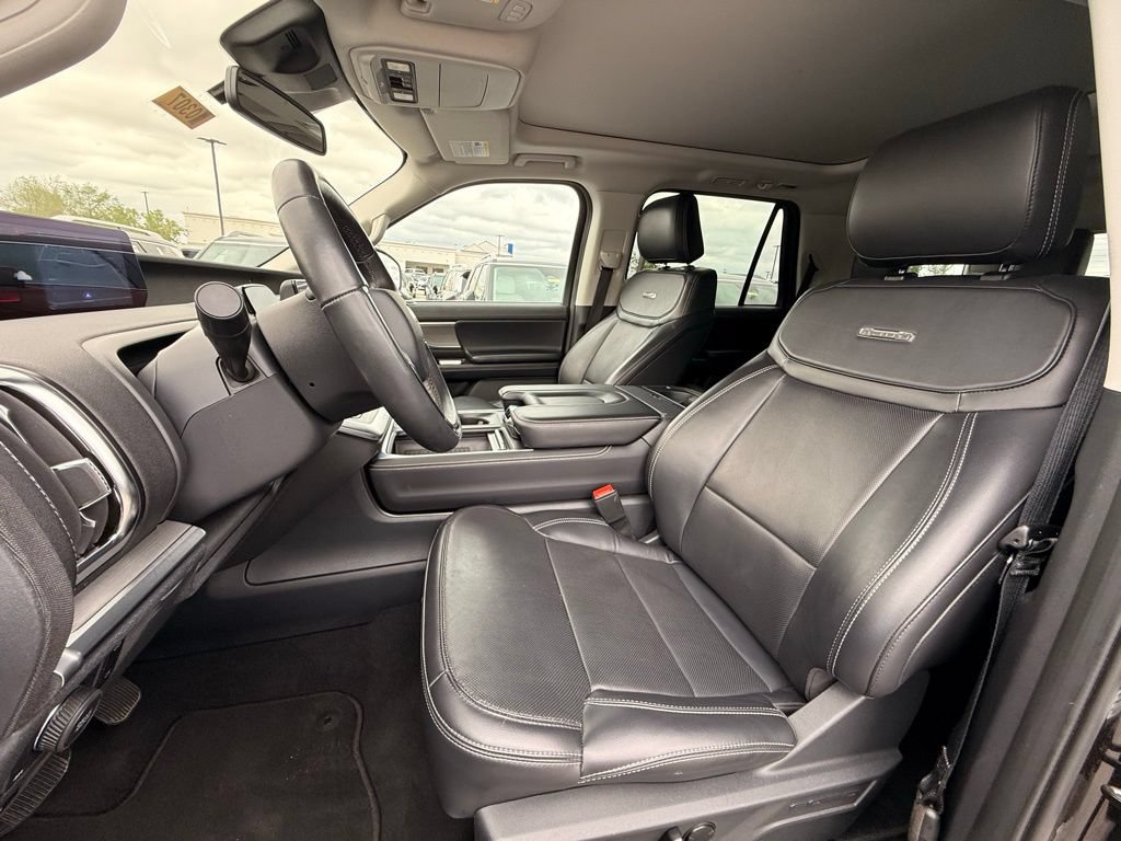 Used 2025 Ford Expedition Platinum AWD/4WD image 25
