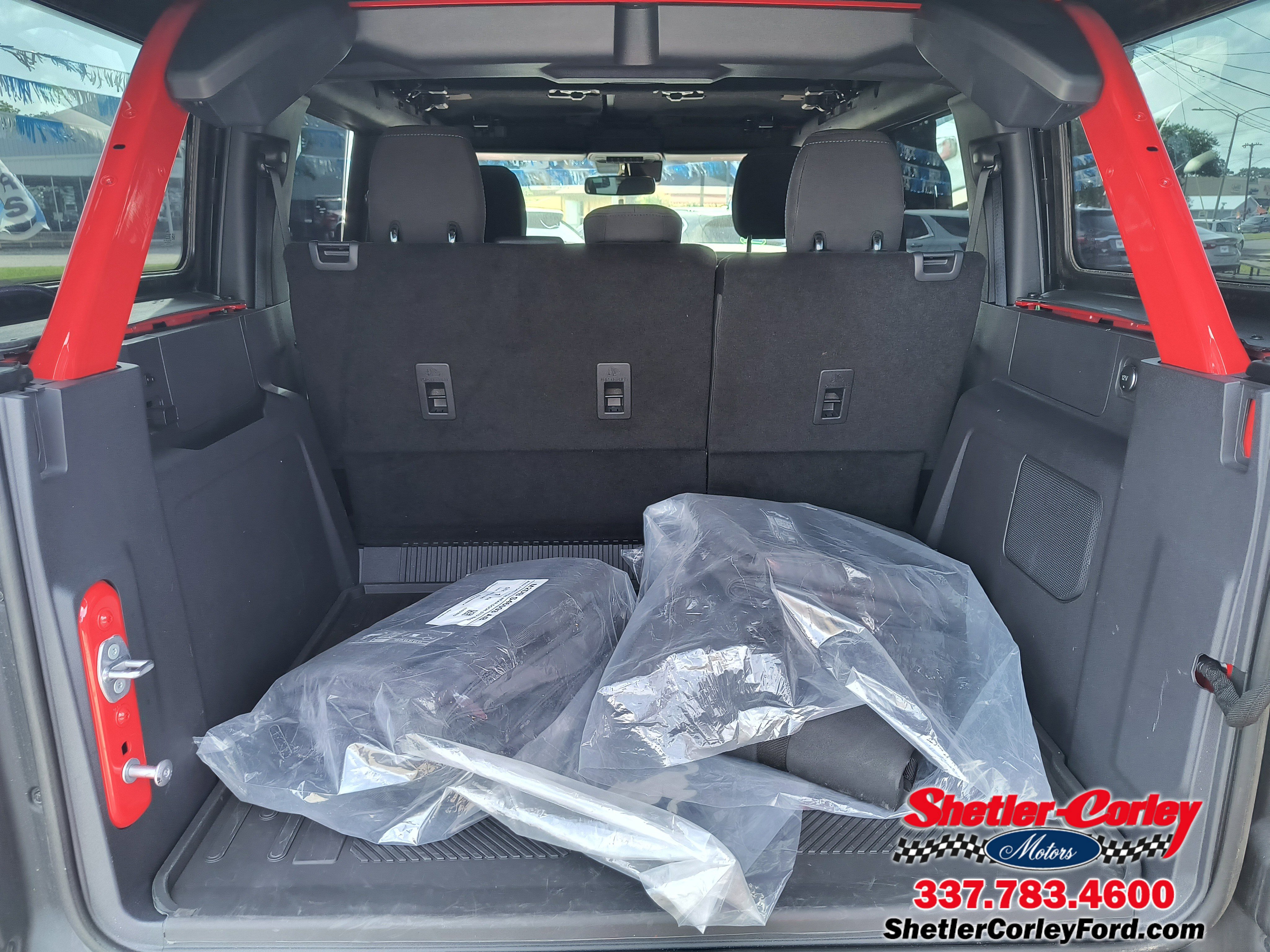 Used 2023 Ford Bronco Wildtrak image 6