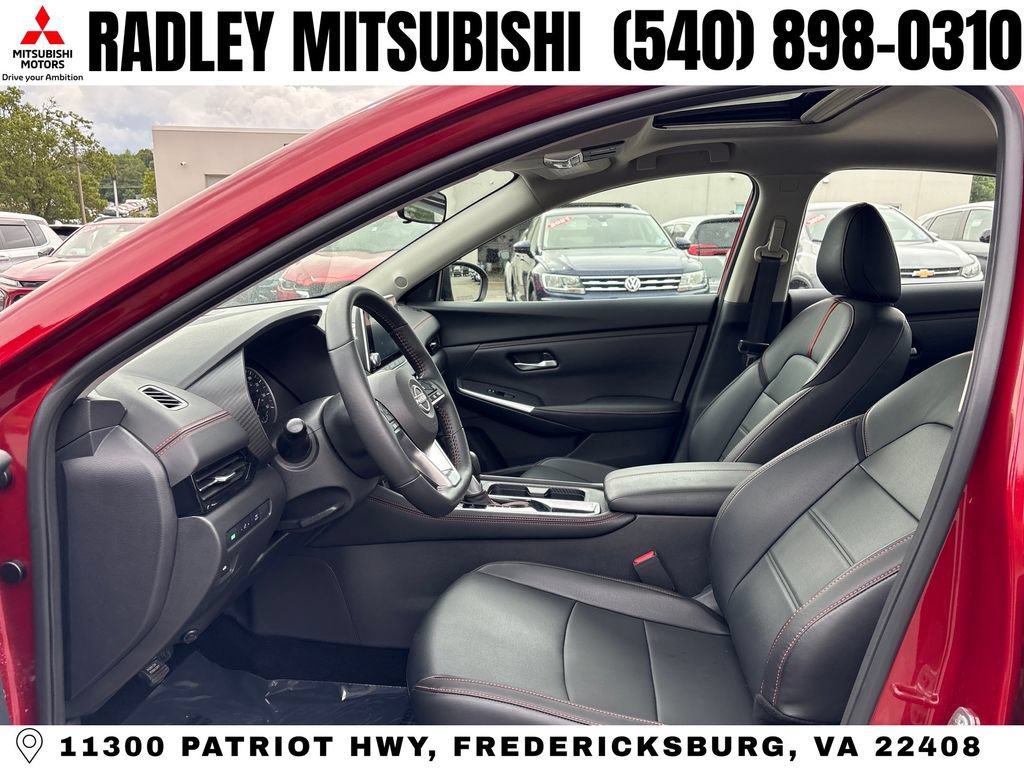 Used 2025 Nissan Sentra SR w/ SR Premium Package FWD image 3