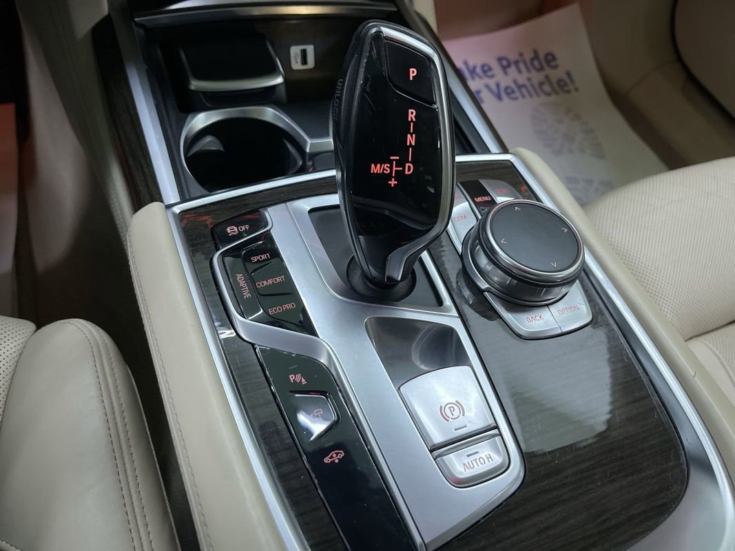 Used 2016 BMW 750i xDrive image 25