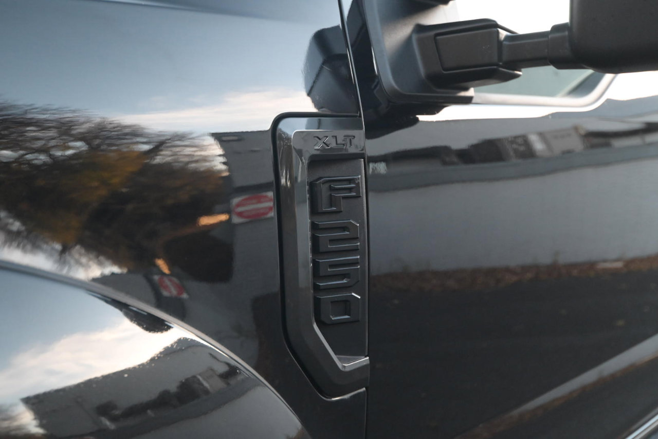 Used 2021 Ford F250 XLT w/ XLT Premium Package image 15