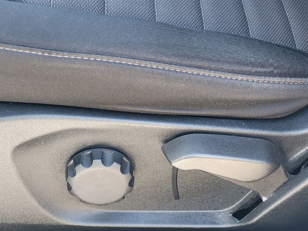 Used 2022 Ford Edge SE w/ Black Appearance Package image 12