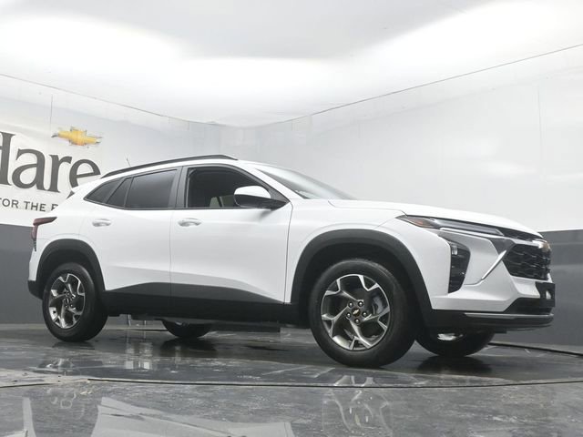 New 2026 Chevrolet Trax LT w/ Driver Confidence Package image 2