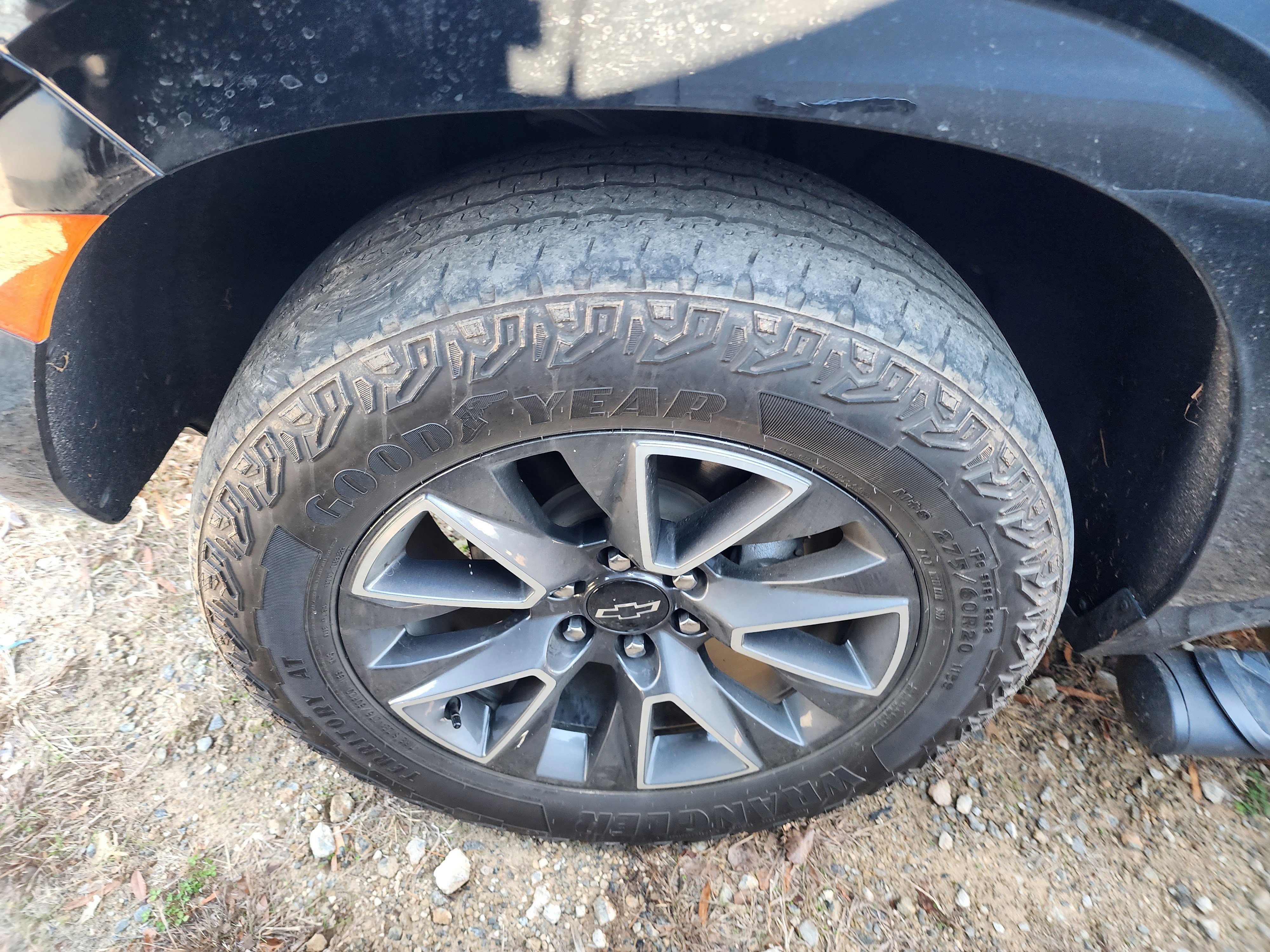 Used 2023 Chevrolet Suburban Z71 image 5