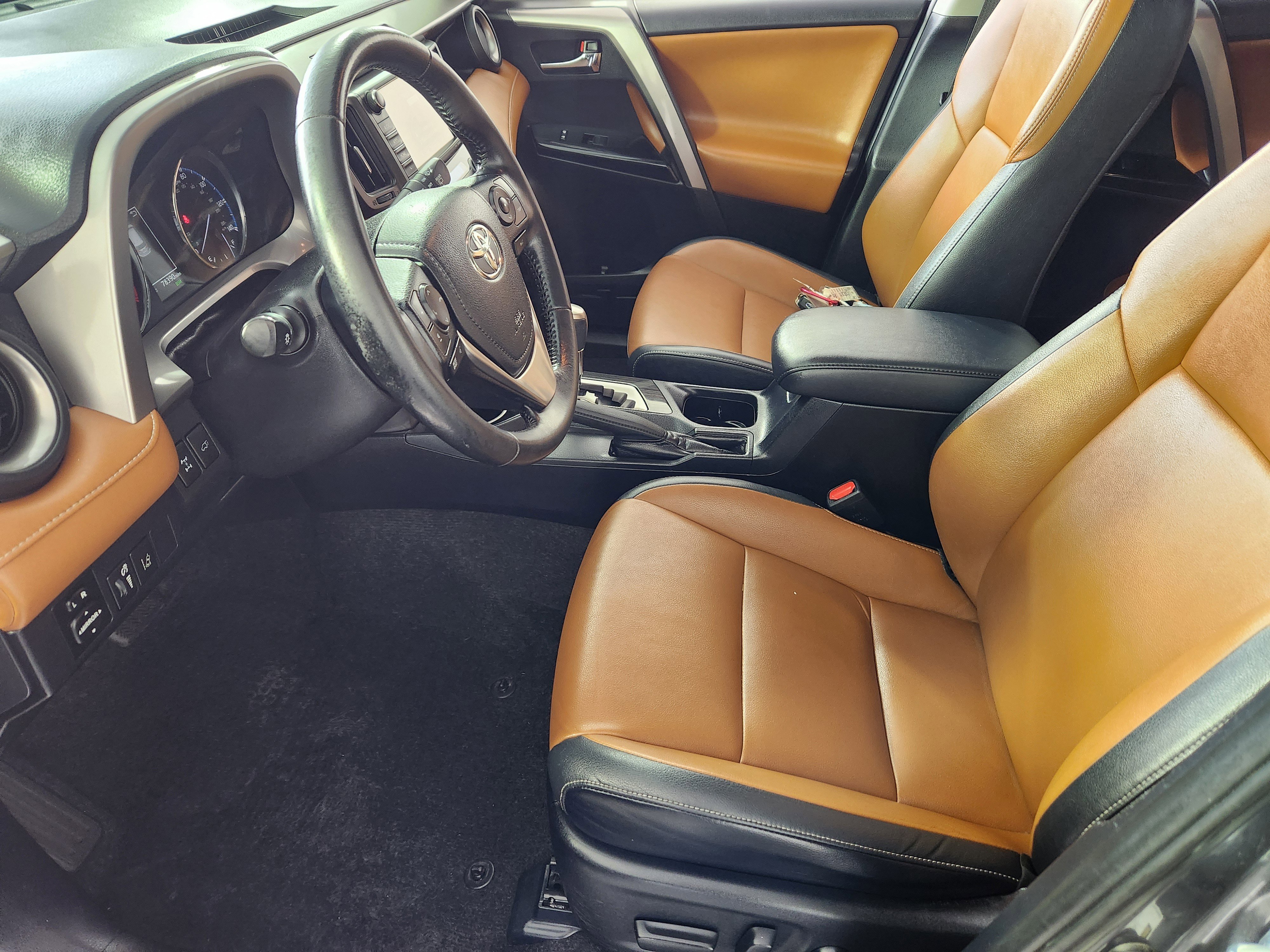 Used 2017 Toyota RAV4 Limited image 11