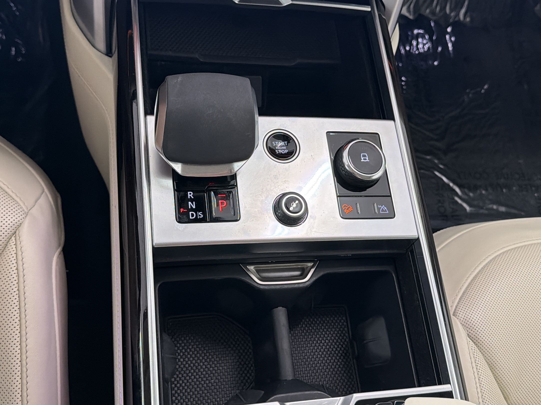 Used 2023 Land Rover Range Rover SE AWD/4WD image 18