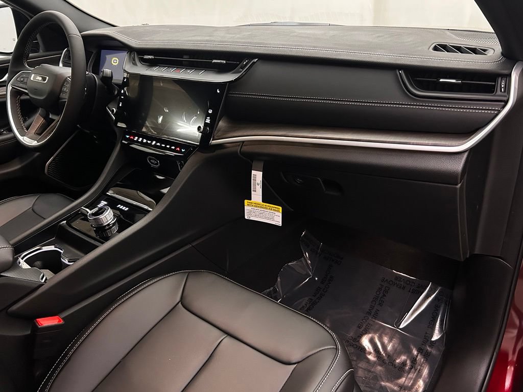 New 2026 Jeep Grand Cherokee Limited w/ Limited Altitude Package AWD/4WD image 18