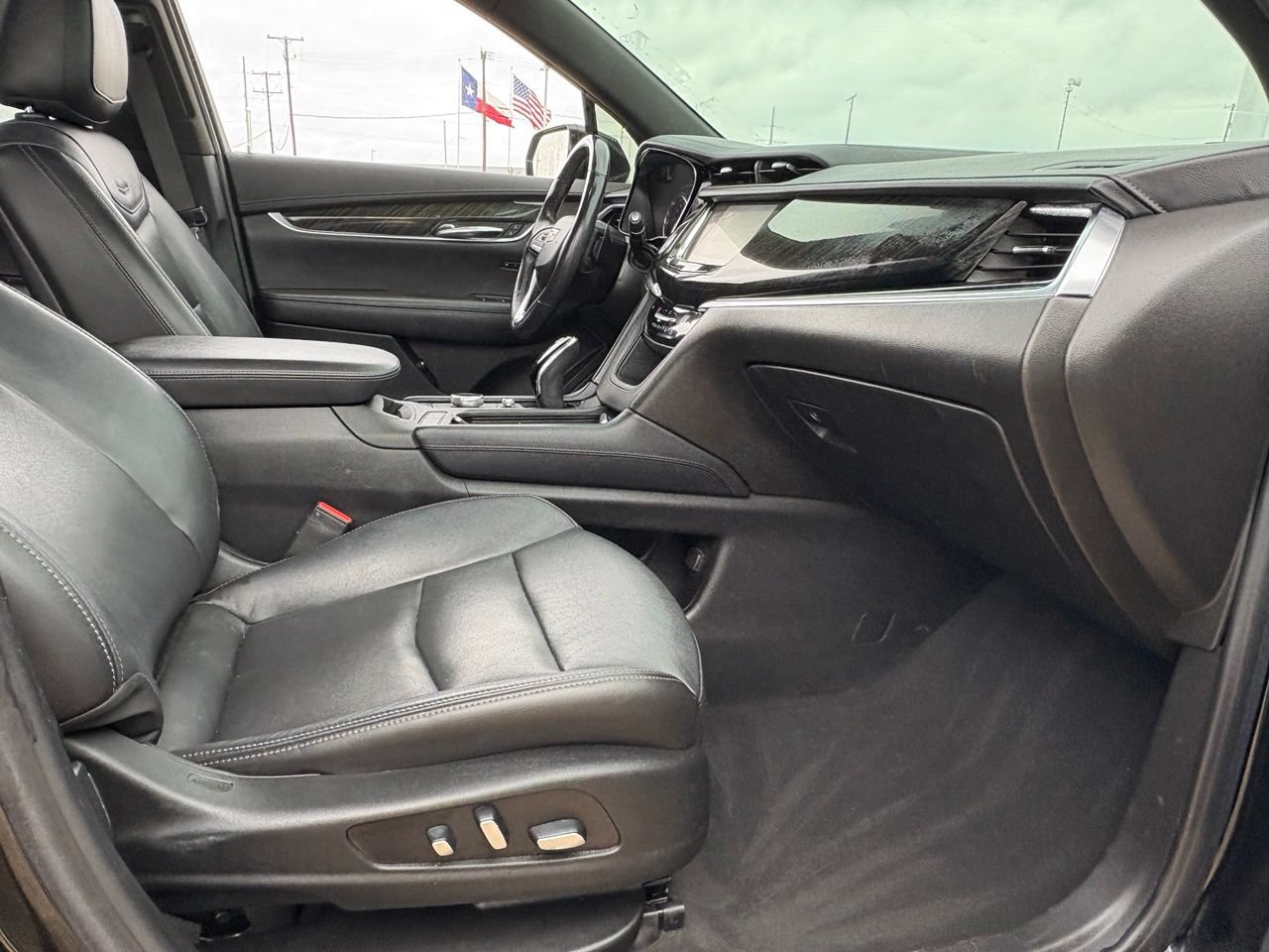 Used 2020 Cadillac XT6 Premium Luxury FWD image 39
