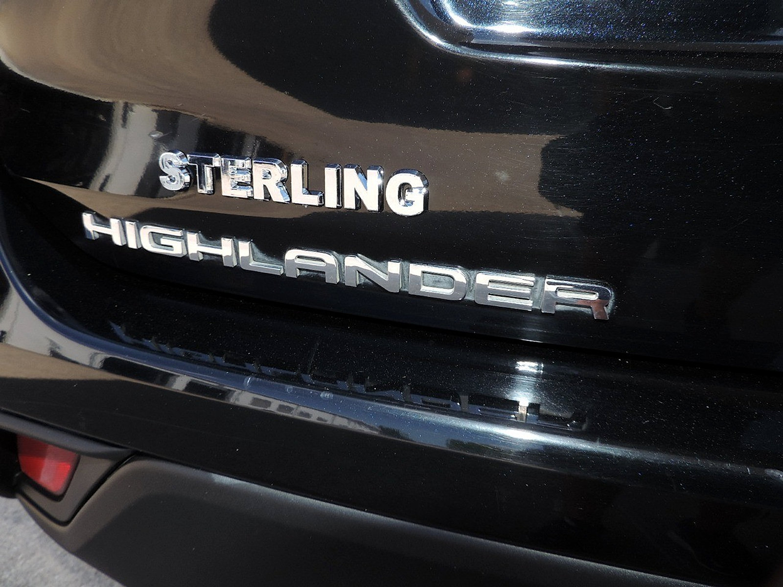 Used 2023 Toyota Highlander LE FWD image 18