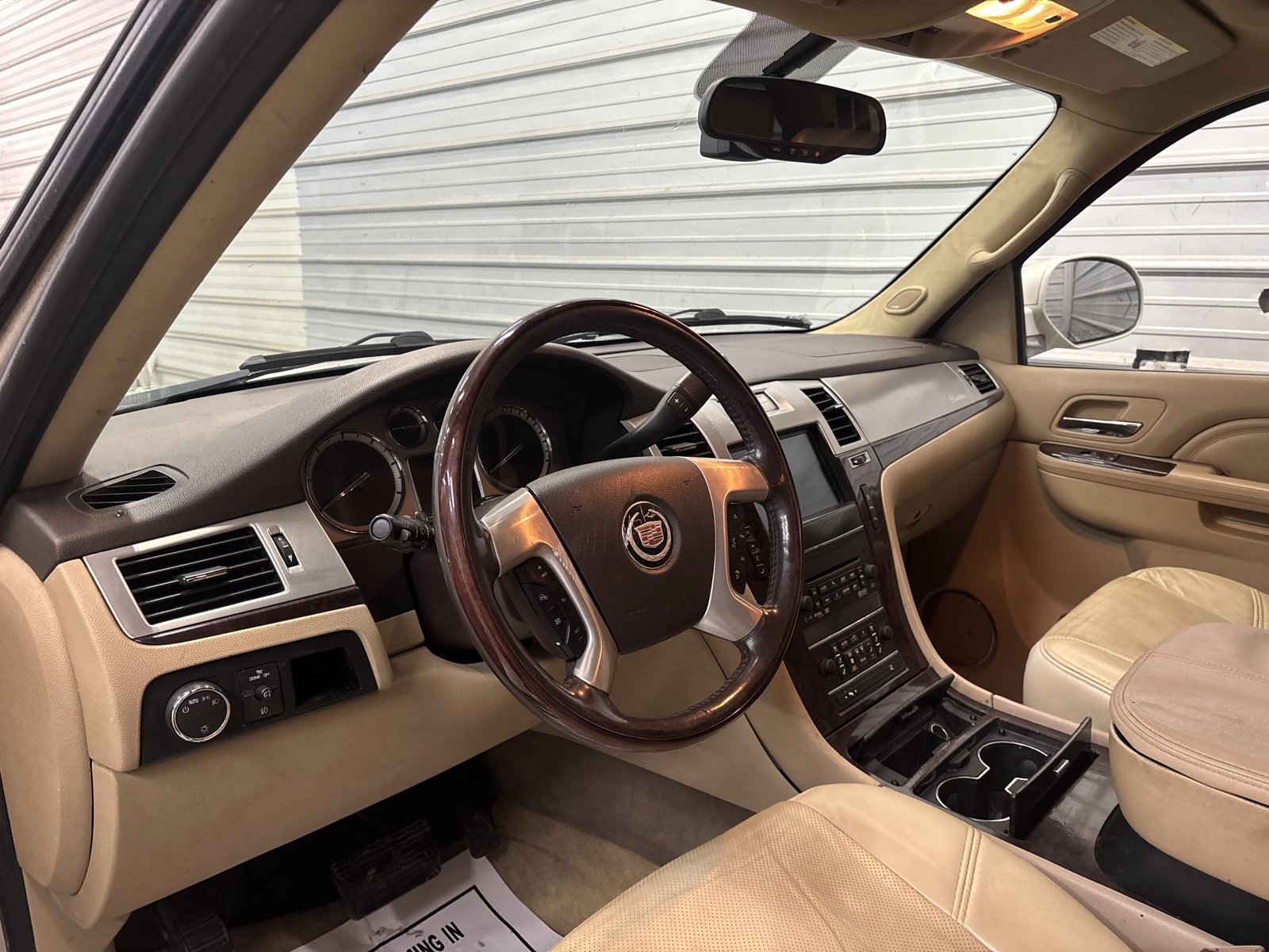 Used 2011 Cadillac Escalade ESV Premium image 12