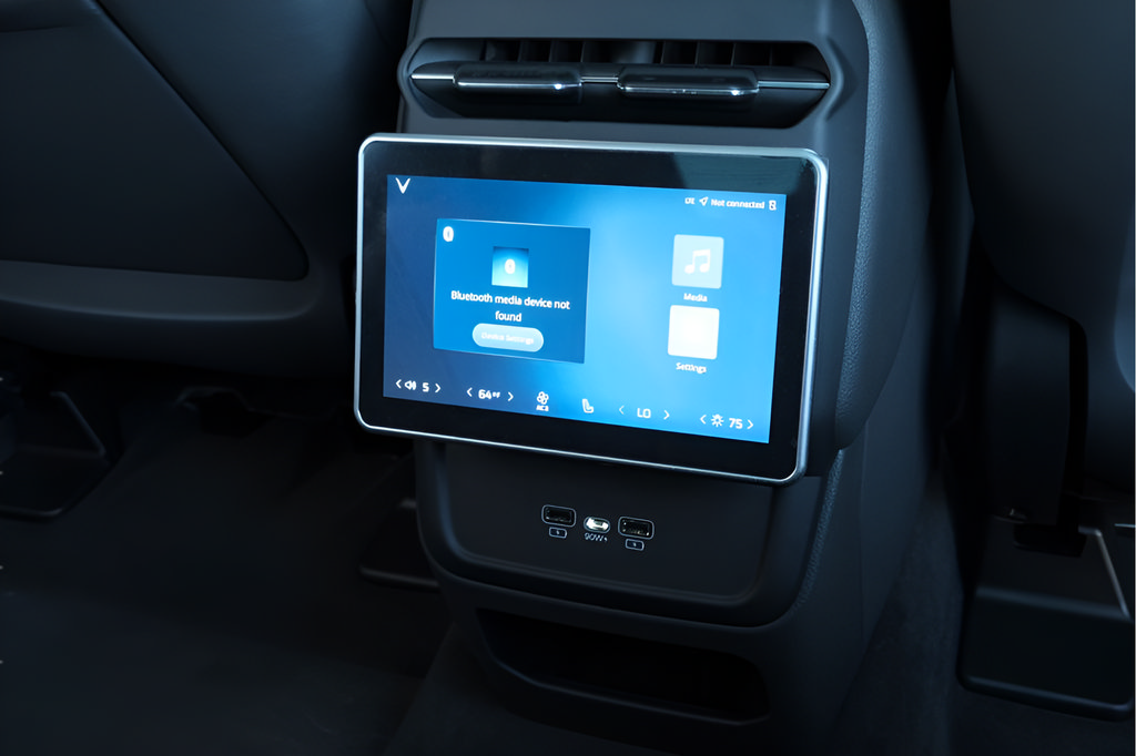 New 2024 VinFast VF 9 Plus AWD/4WD image 27