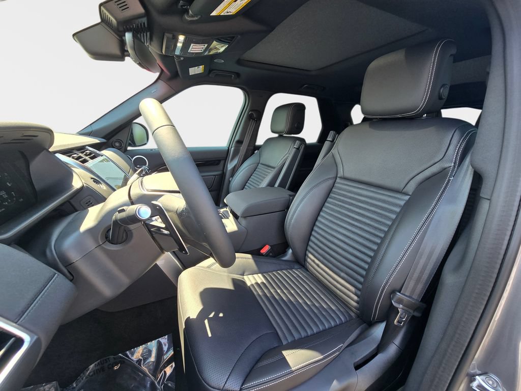 New 2026 Land Rover Discovery S AWD/4WD image 15
