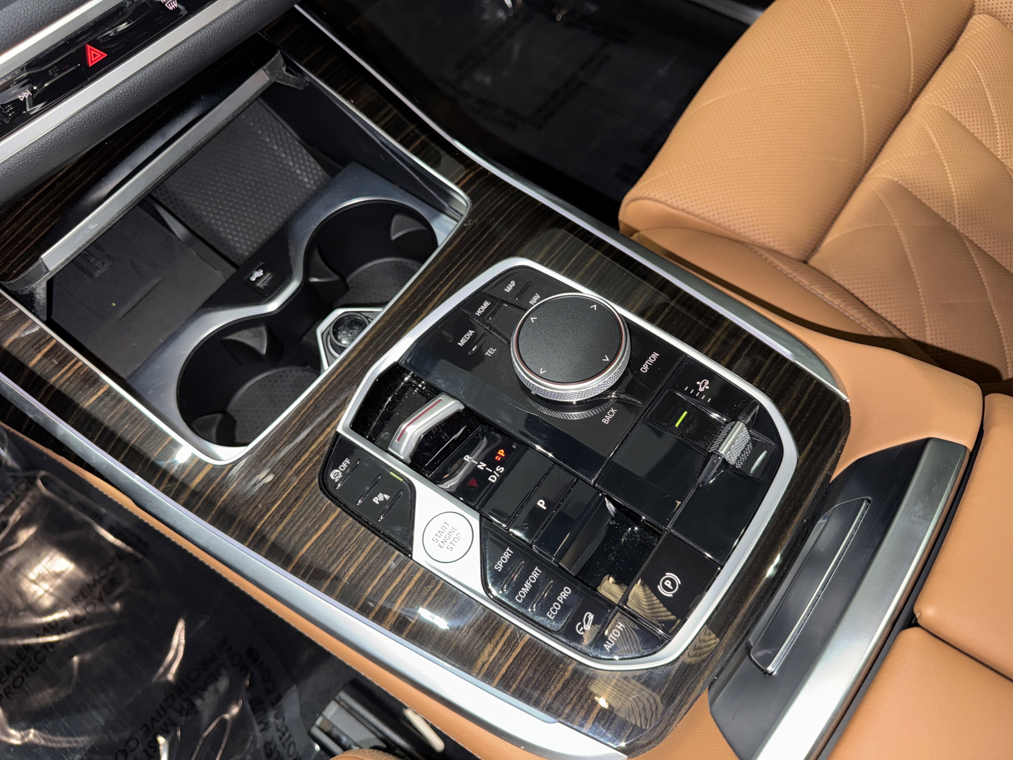 Certified 2025 BMW X7 xDrive40i w/ Premium Package image 28