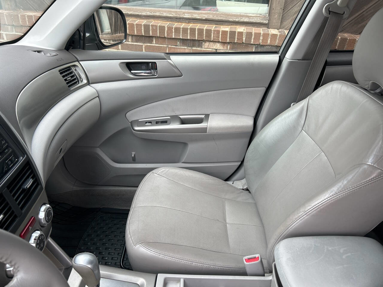 Used 2009 Subaru Forester 2.5X Limited image 12