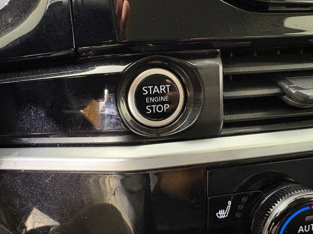 Used 2024 Nissan Pathfinder SV FWD image 28