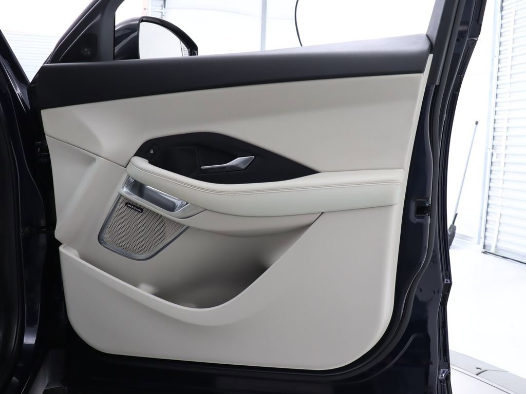 Used 2022 Jaguar E-PACE SE image 47
