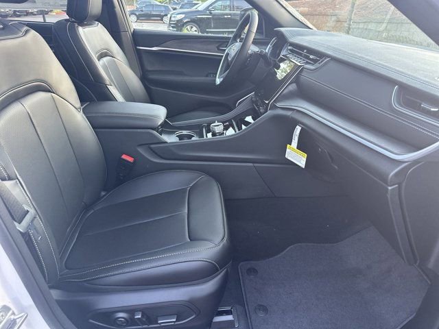 New 2025 Jeep Grand Cherokee Limited w/ Luxury Tech Group II image 13