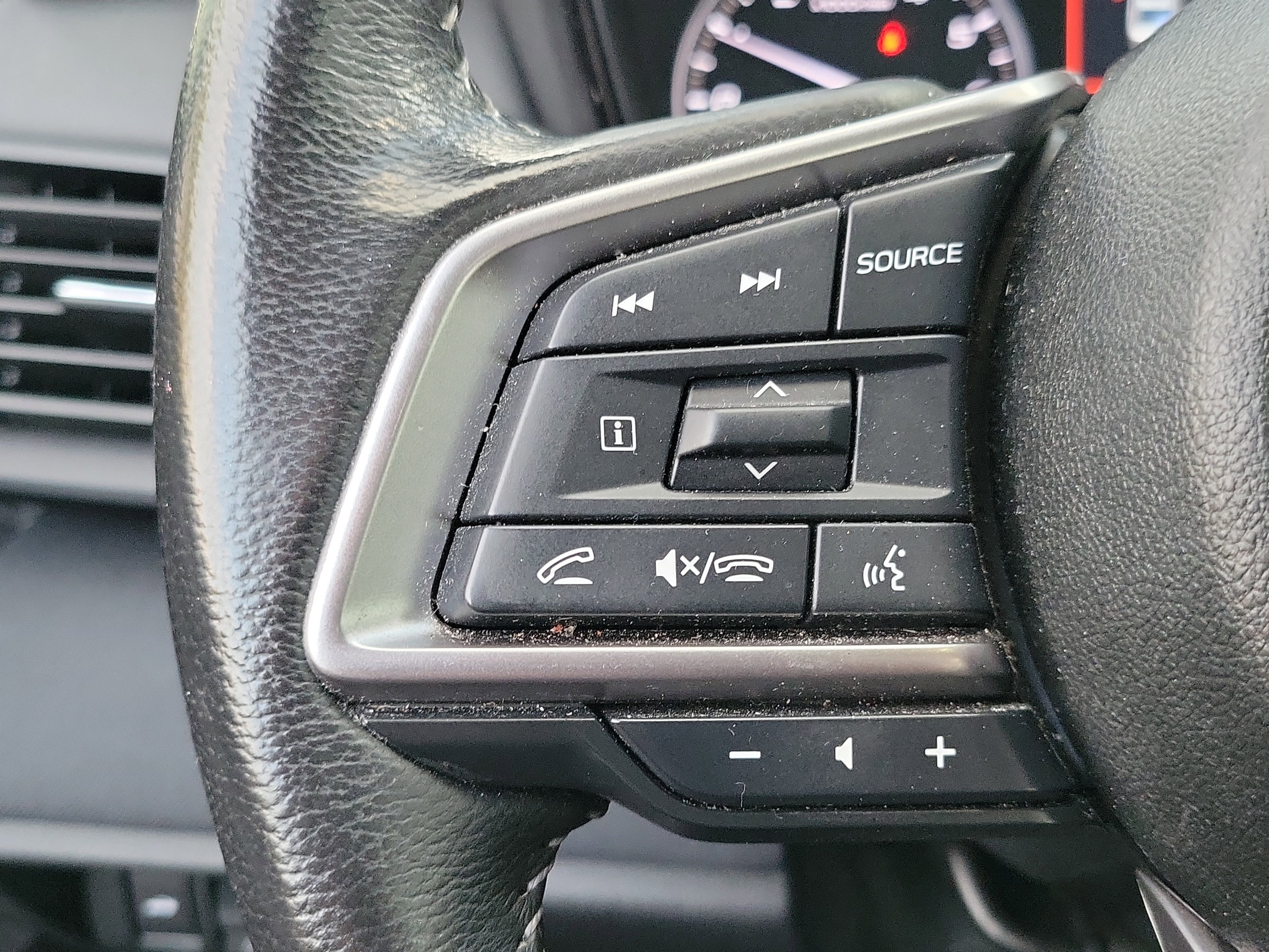 Used 2023 Subaru Legacy Premium image 7