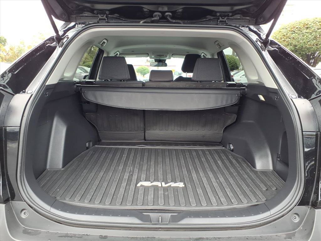 Used 2025 Toyota RAV4 LE AWD/4WD image 14