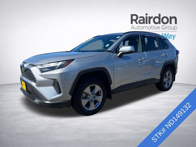 Used 2022 Toyota RAV4 XLE w/ Convenience Package AWD/4WD image 3