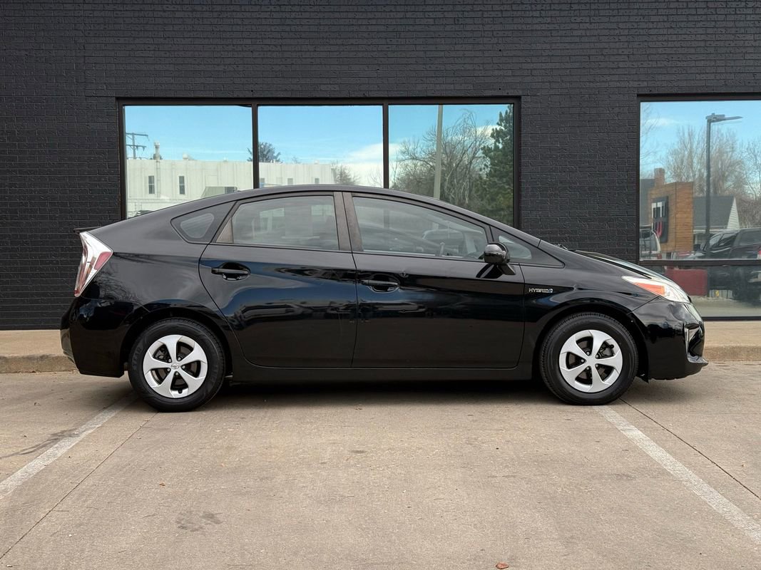 Used 2015 Toyota Prius Three image 11
