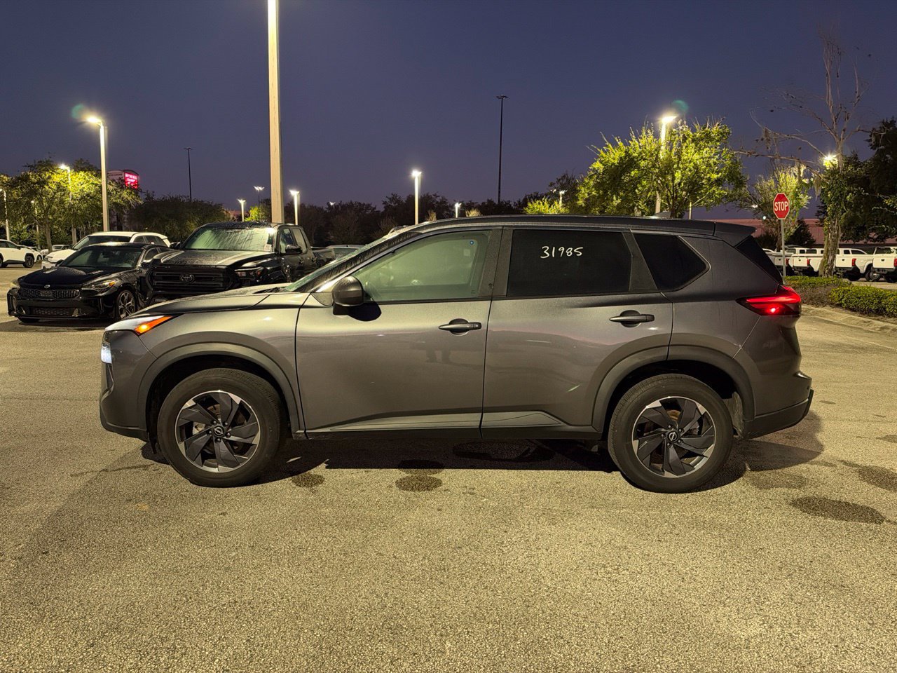Used 2025 Nissan Rogue SV FWD image 2