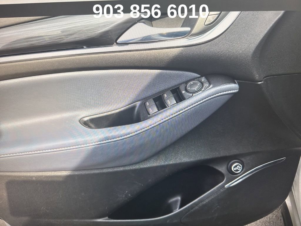 Used 2023 Buick Enclave Essence image 12