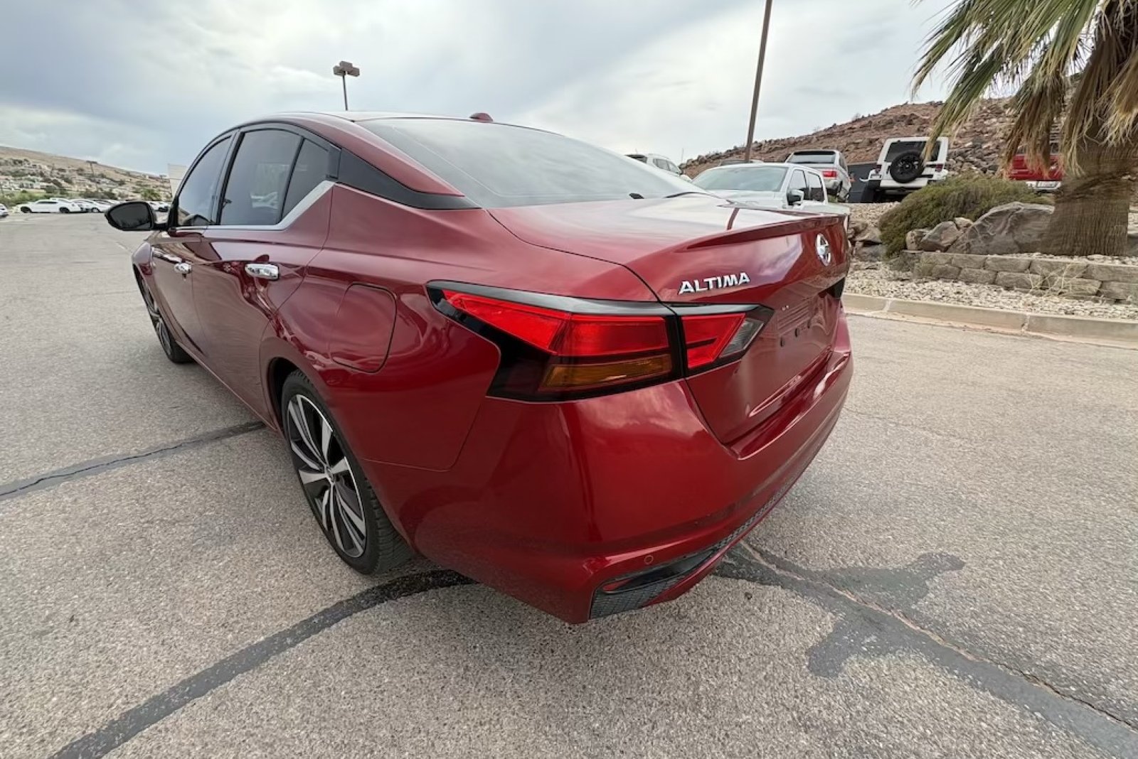 Used 2019 Nissan Altima 2.5 Platinum FWD image 3