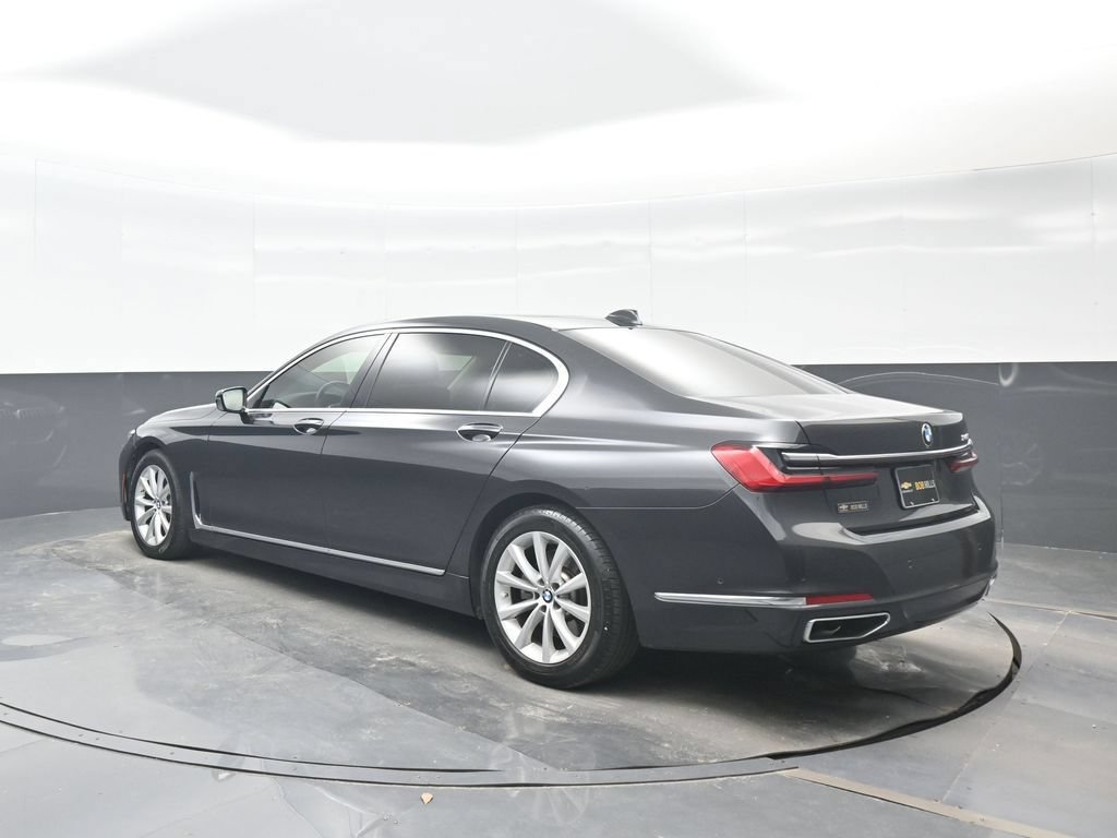 Used 2021 BMW 740i w/ Premium Package RWD image 4