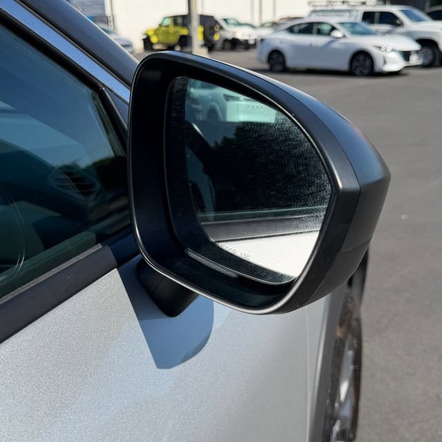 Used 2024 Nissan Rogue S FWD image 27