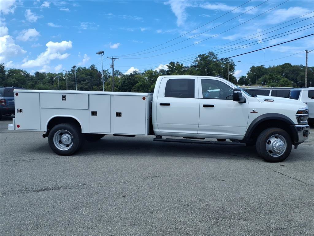 New 2026 RAM 5500 Tradesman w/ Chrome Appearance Group AWD/4WD image 3