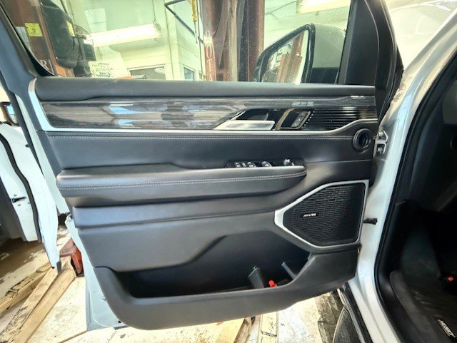 Used 2022 Jeep Wagoneer Series III w/ Flexible Seating Group image 15