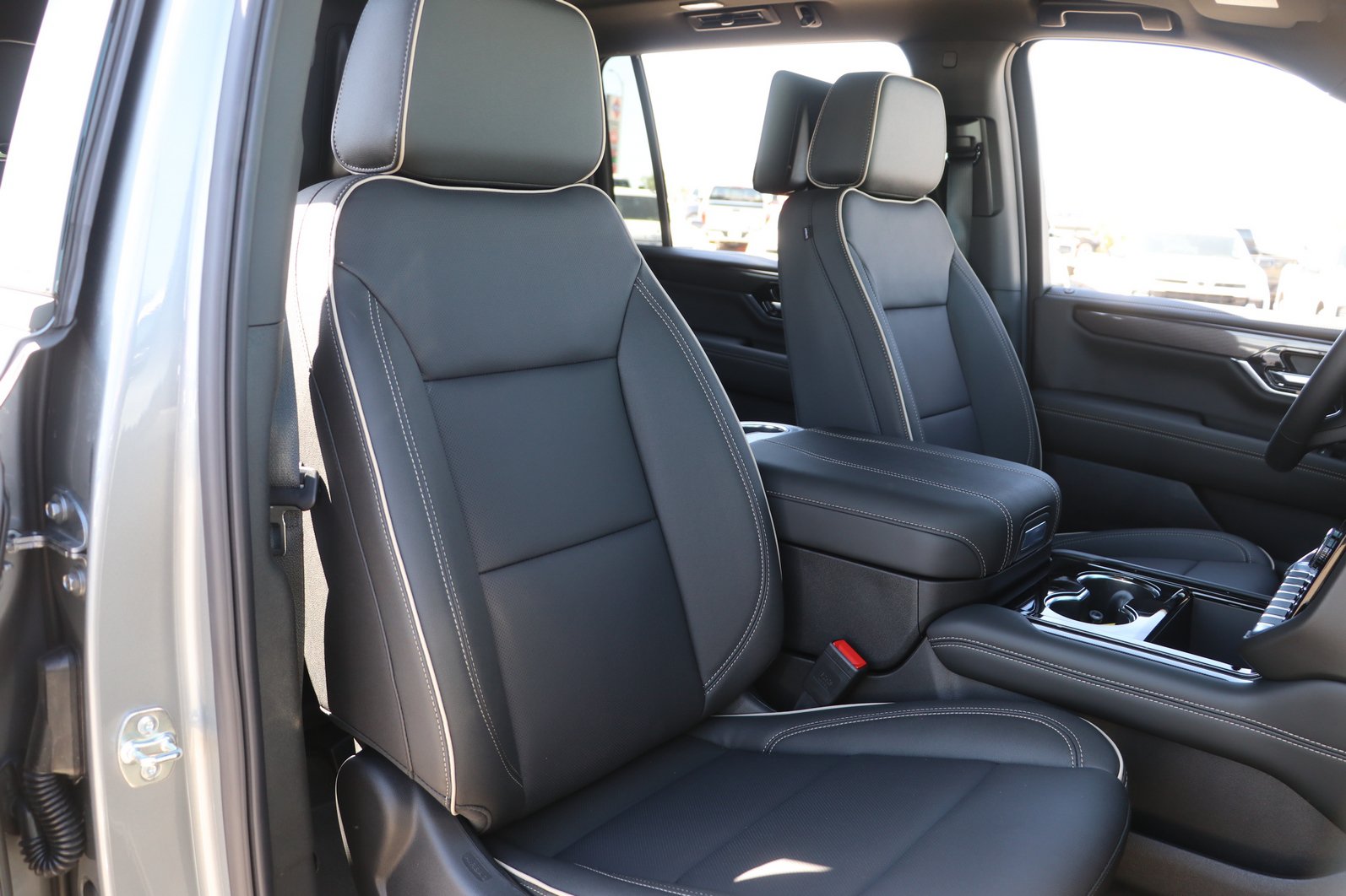 New 2026 GMC Yukon XL Elevation w/ Elevation Premium Package AWD/4WD image 36