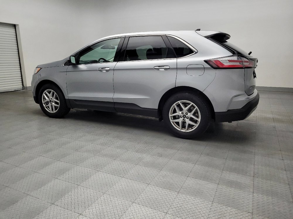 Used 2024 Ford Edge SEL image 3