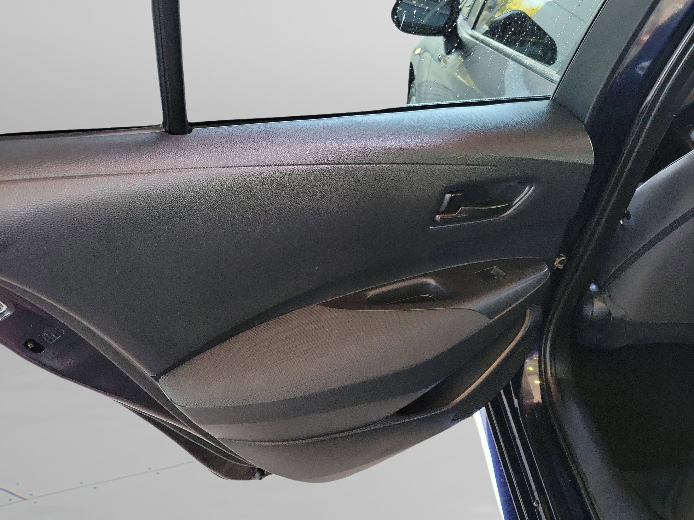 Used 2022 Toyota Corolla LE FWD image 12