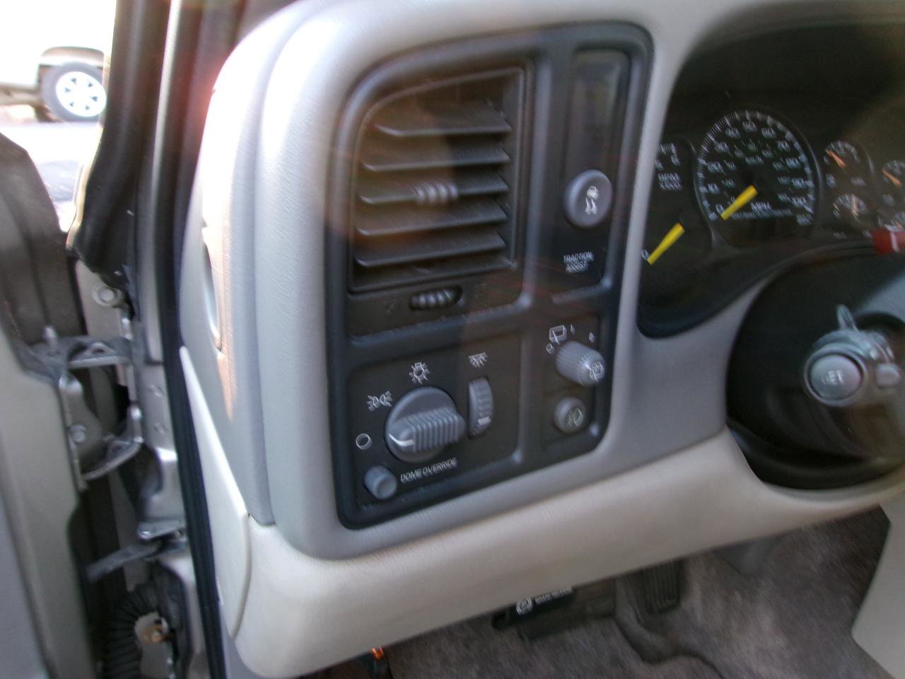 Used 2001 Chevrolet Suburban LT w/ LT Preferred Equipment Group image 13